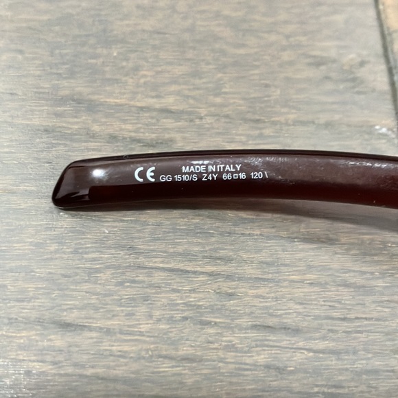 Y2K Vintage Gucci Sunglasses with Case - Picture 7 of 9